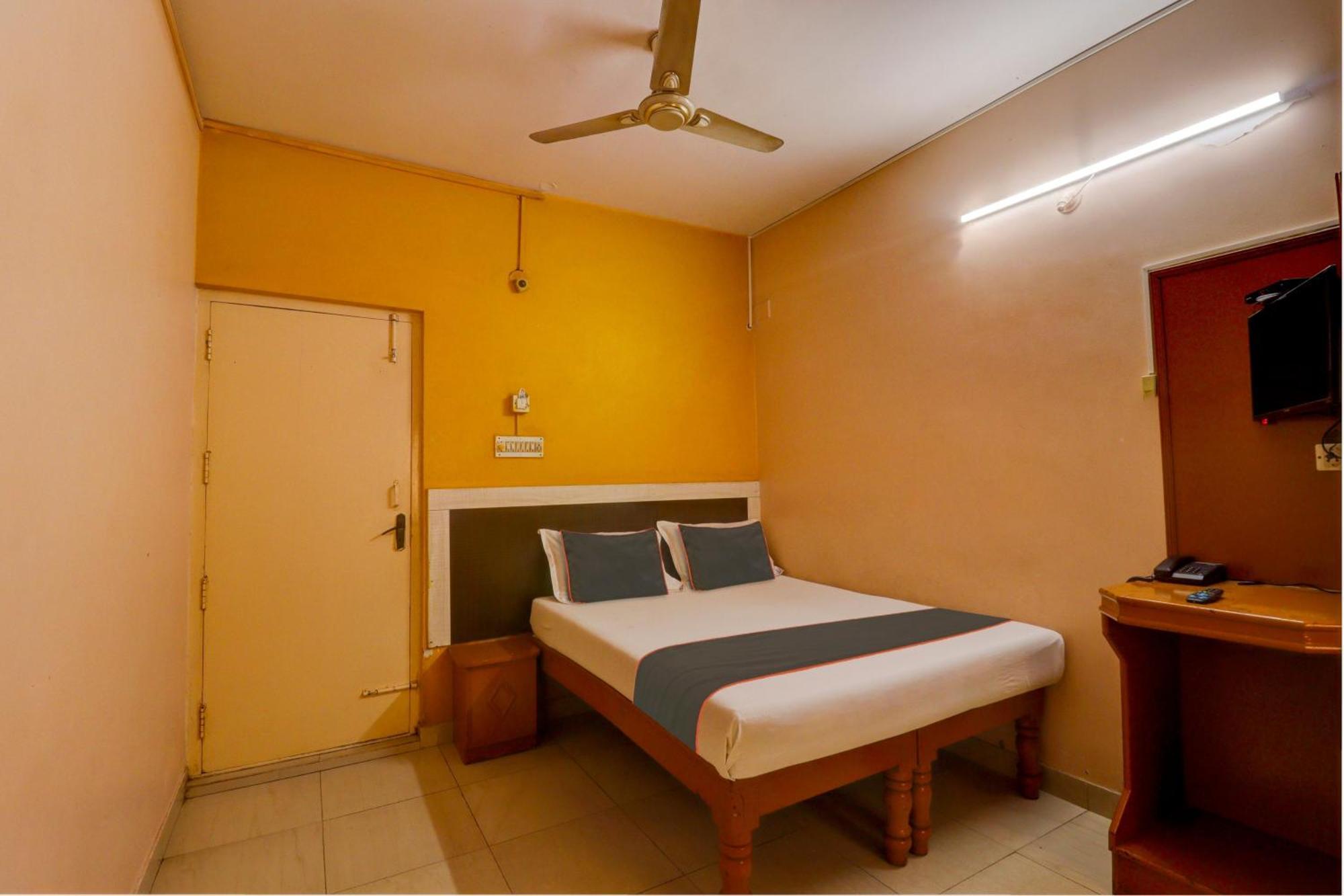 Collection O Royal Comfort Bangalore Buitenkant foto